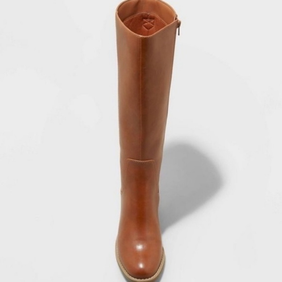 Women's Tatiana Heeled Riding Boots - Universal Thread
NWT/NEW - Picture 3 of 7